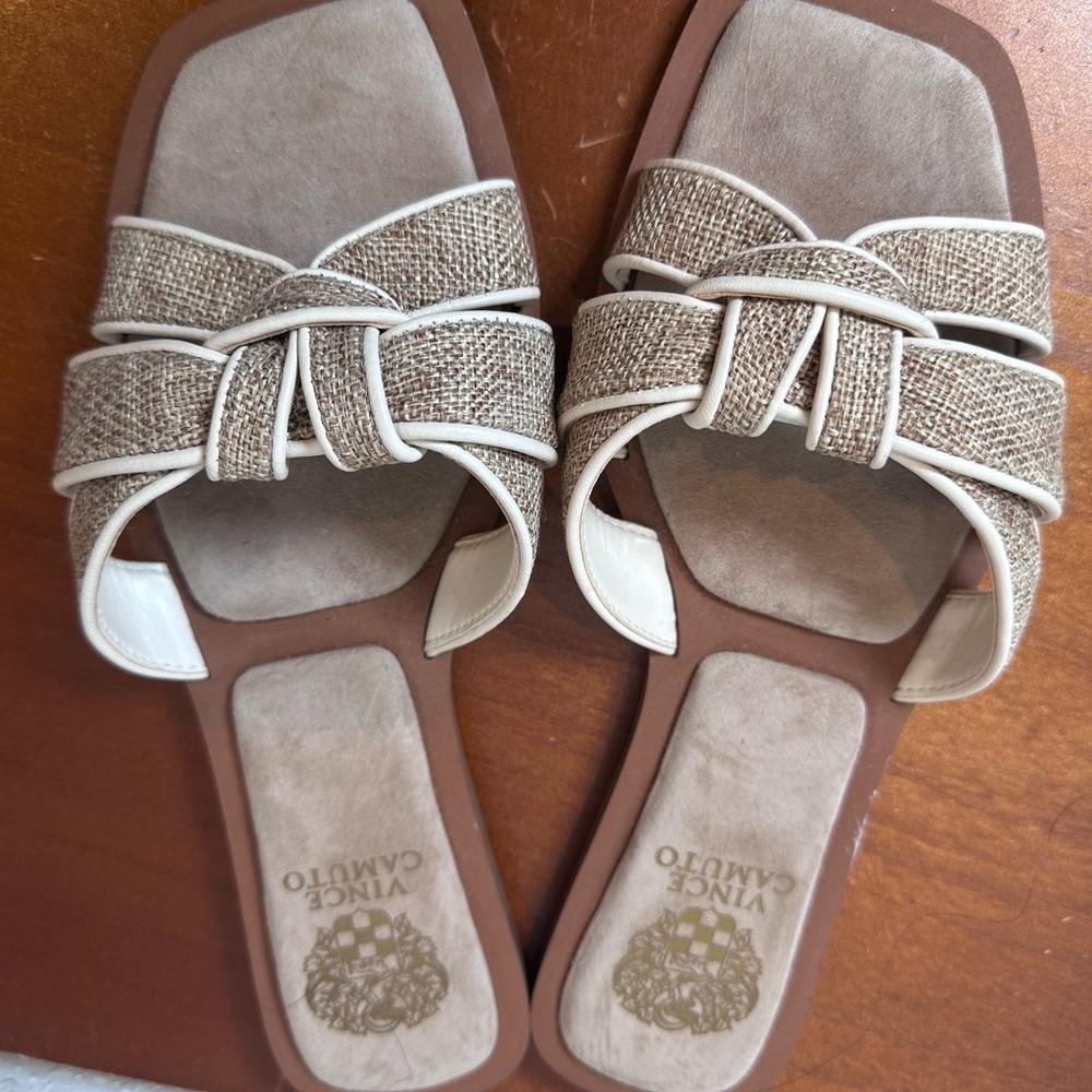 Vince Camuto Slip on Sandals Tan Woven Flats Byrdy Beachy Resort
Cruise Size 8M